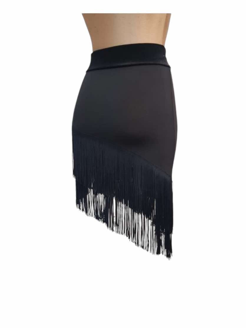 Latin skirt with two rows of fringes