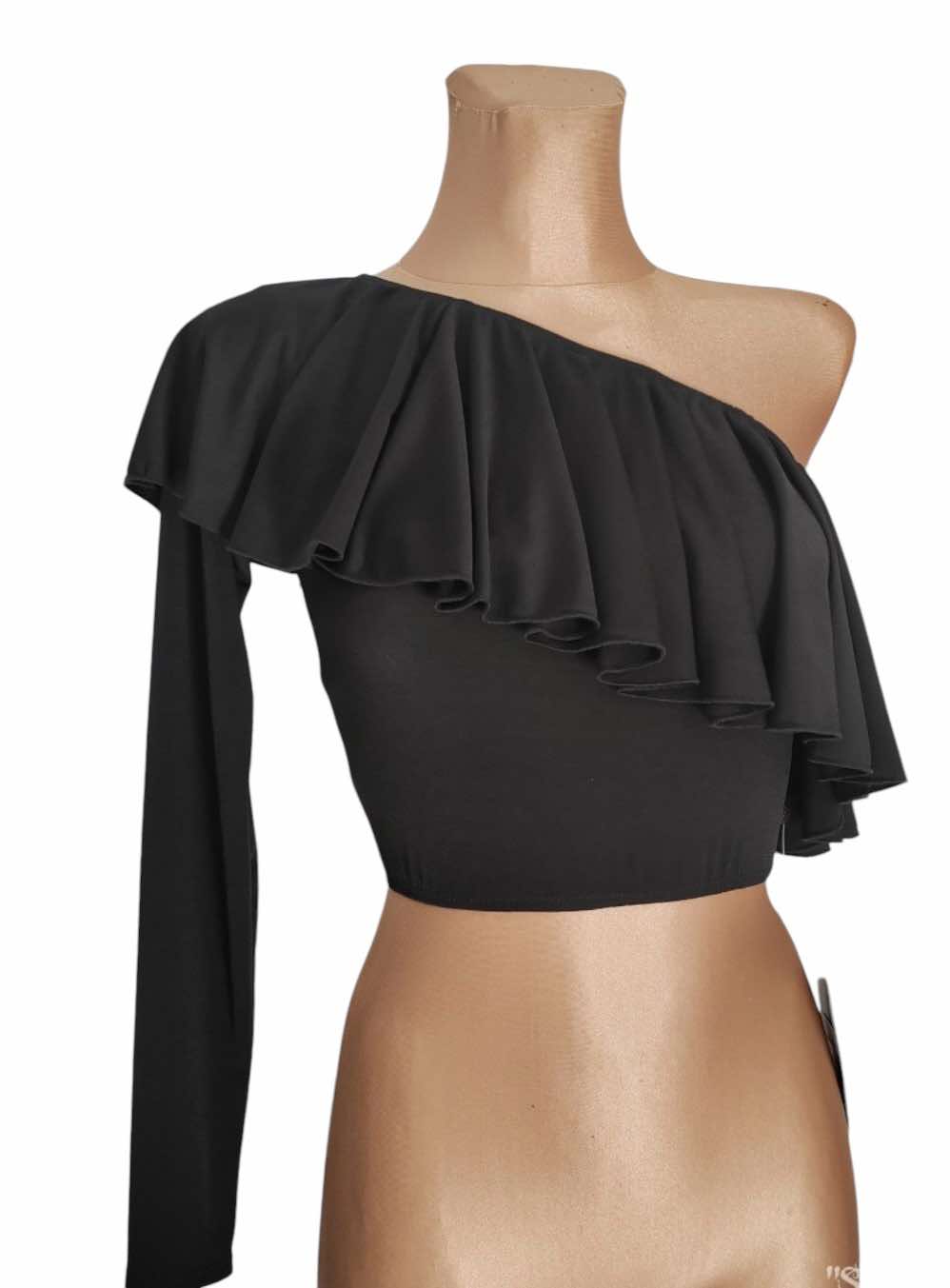 Top with sleeves and ruffle