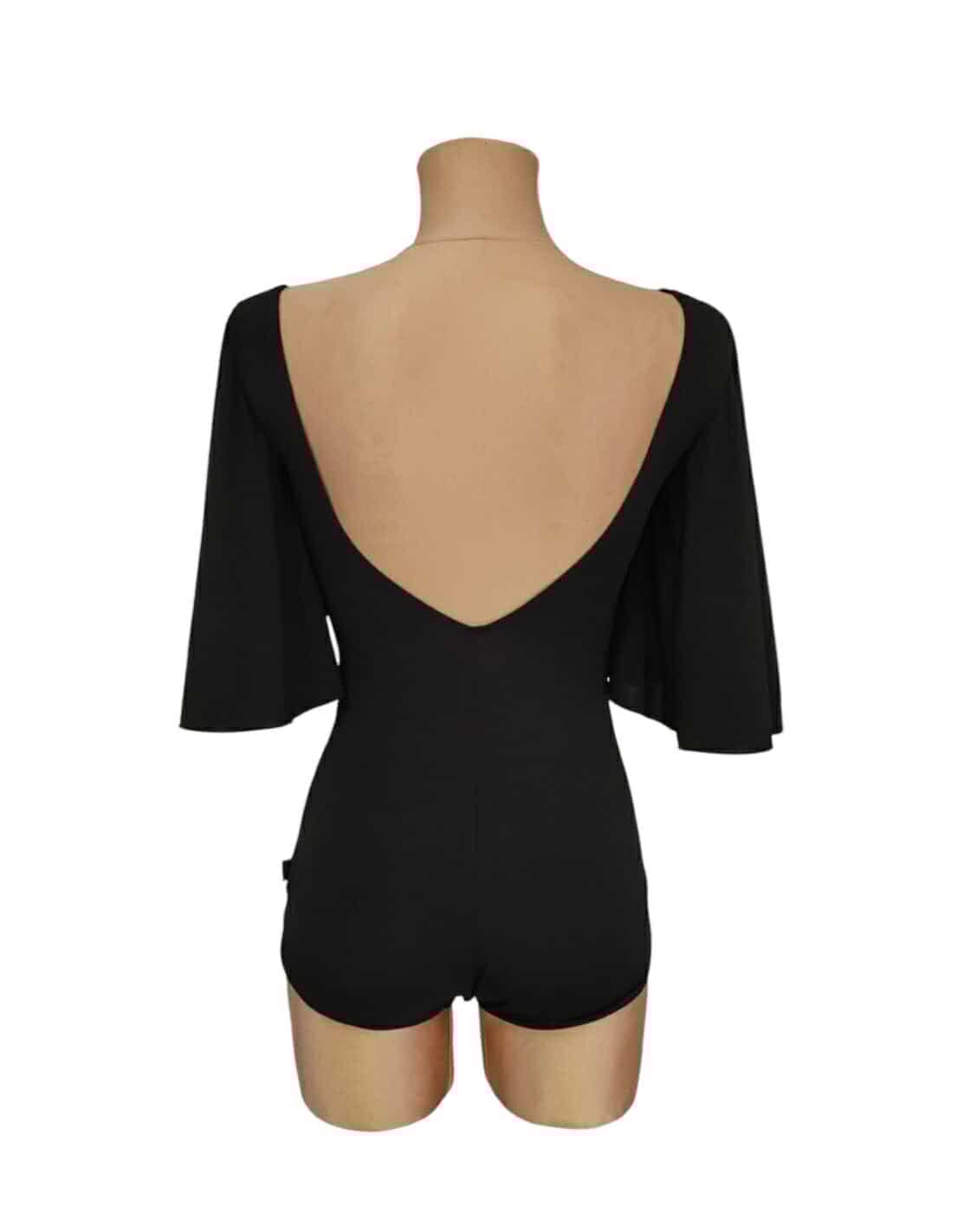 Body with wide sleeves