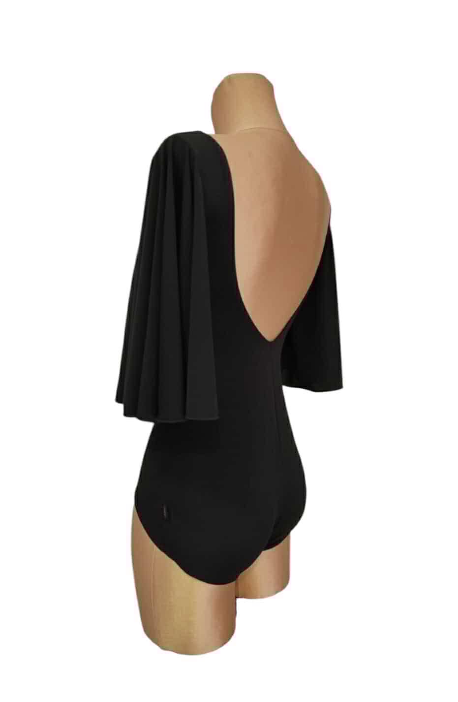 Body with wide sleeves